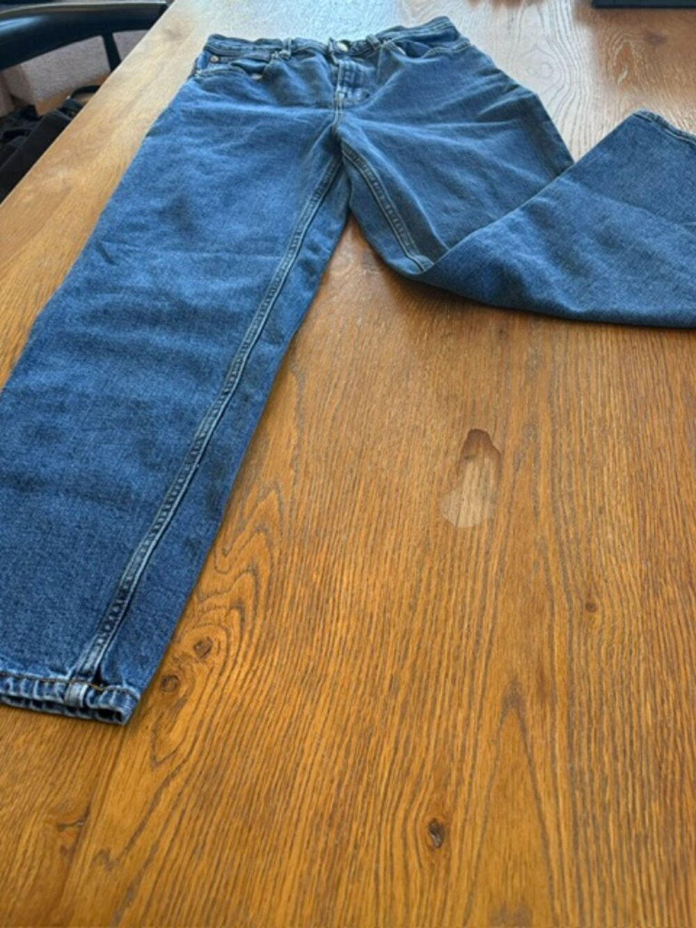 Everlane jeans waistband label with organic cotton denim details